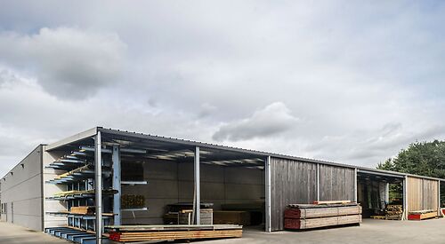 Bedrijfsgebouw 14
