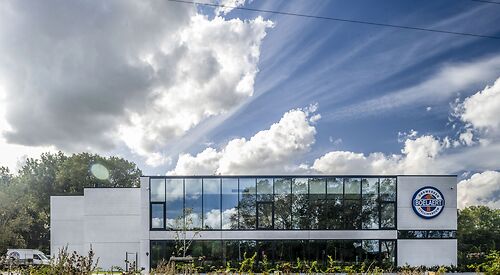 Bedrijfsgebouw 16