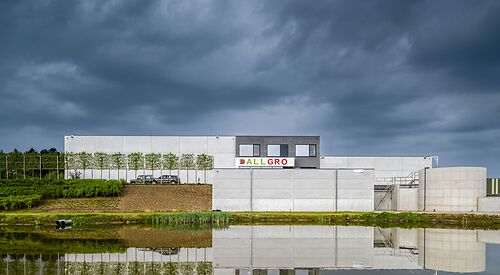 Bedrijfsgebouw 19