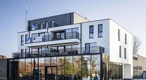 Bedrijfsgebouw 33