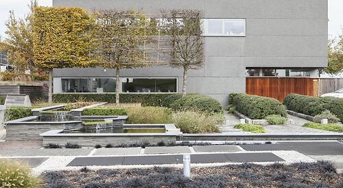 Bedrijfsgebouw 37