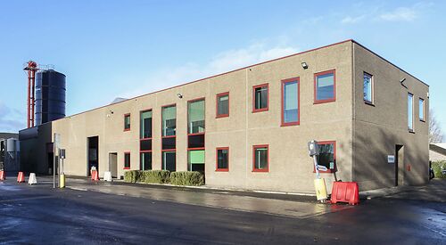 Bedrijfsgebouw 39