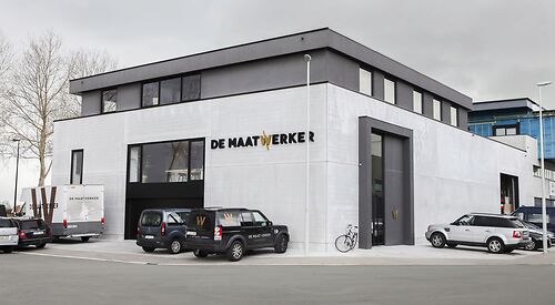 Bedrijfsgebouw 52