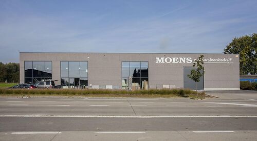 Toonzalen, Winkels & Garages 28